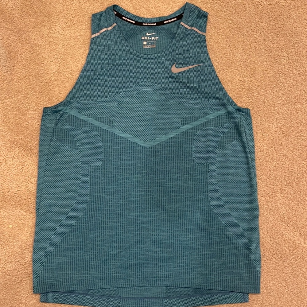 Nike tops for him